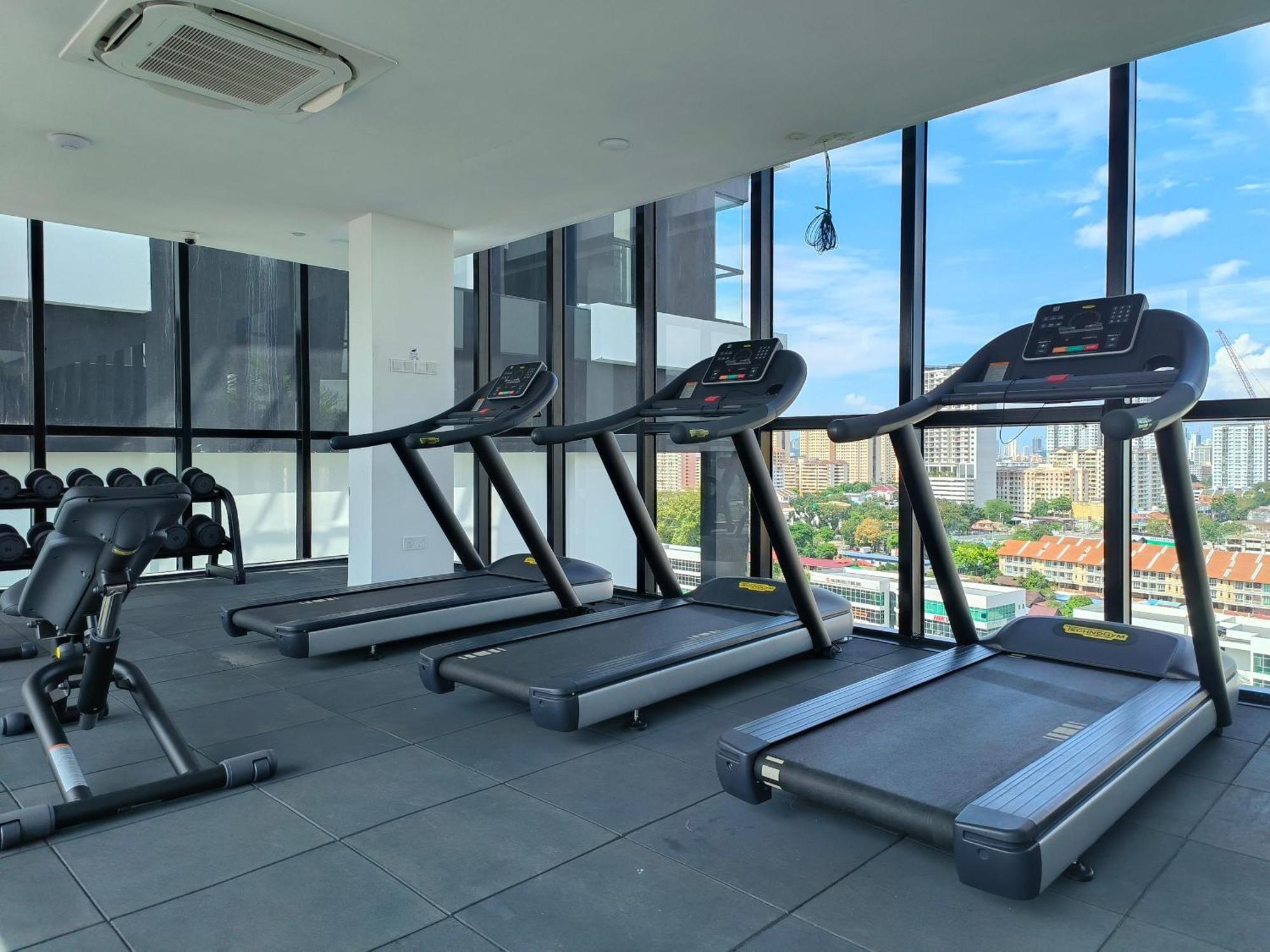 Urban Suites Two Or Three Bedroom Georgetown By Anc Jelutong Dış mekan fotoğraf