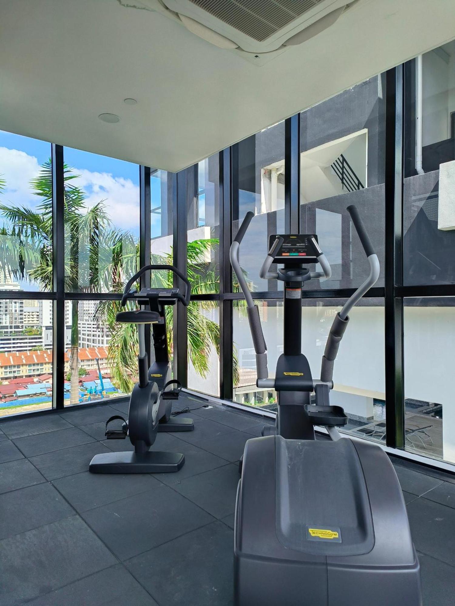 Urban Suites Two Or Three Bedroom Georgetown By Anc Jelutong Dış mekan fotoğraf